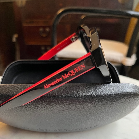 Alexander McQueen cat-eye sunglasses in black with red accents, EUC - Picture 2 of 15
